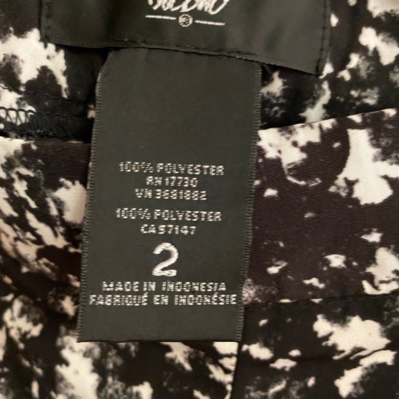 Shorts - Picture 3 of 3